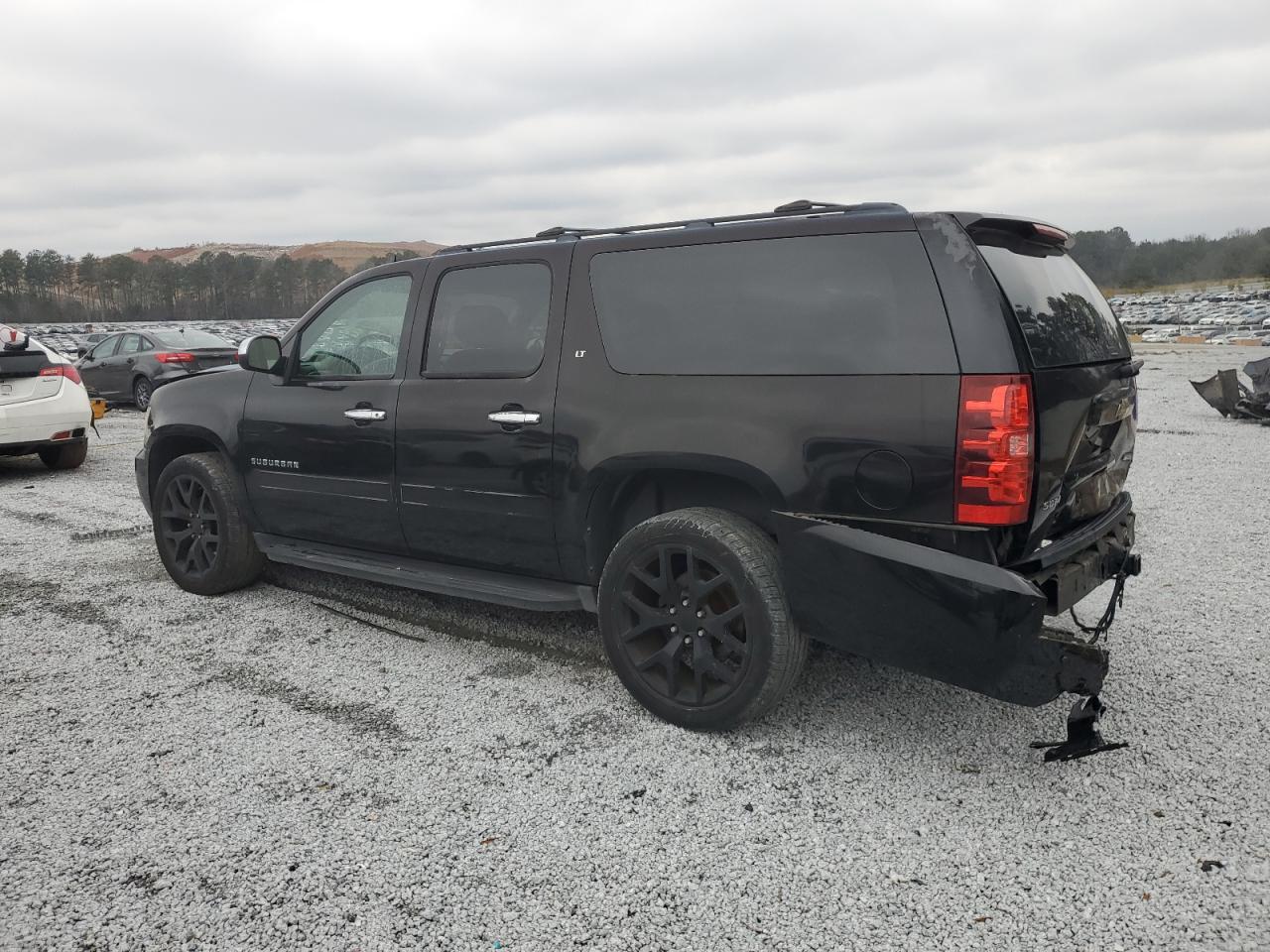 2010 Chevrolet Suburban - Image 2