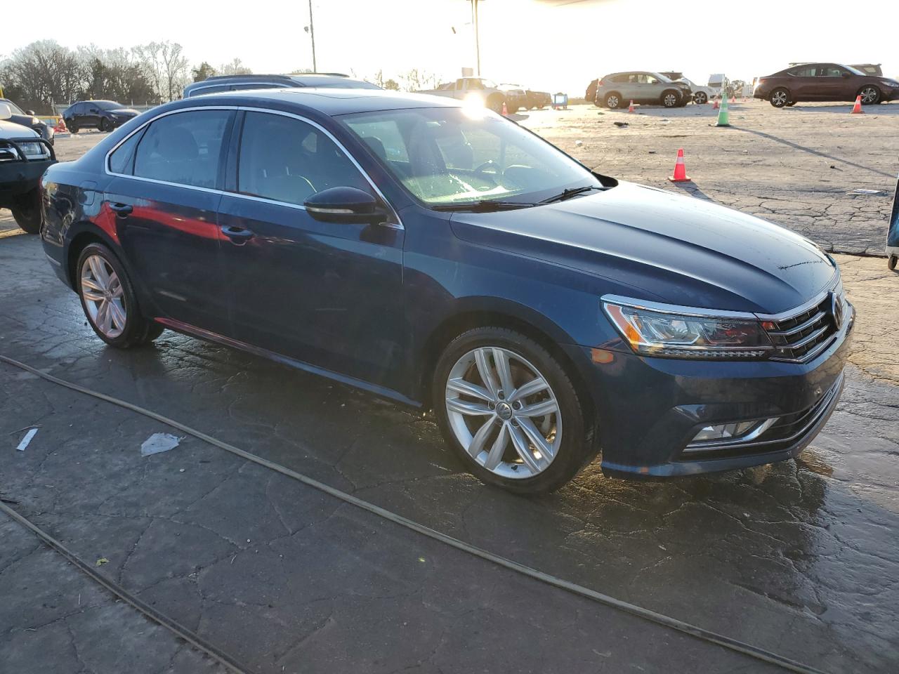 2018 Volkswagen Passat - Image 4