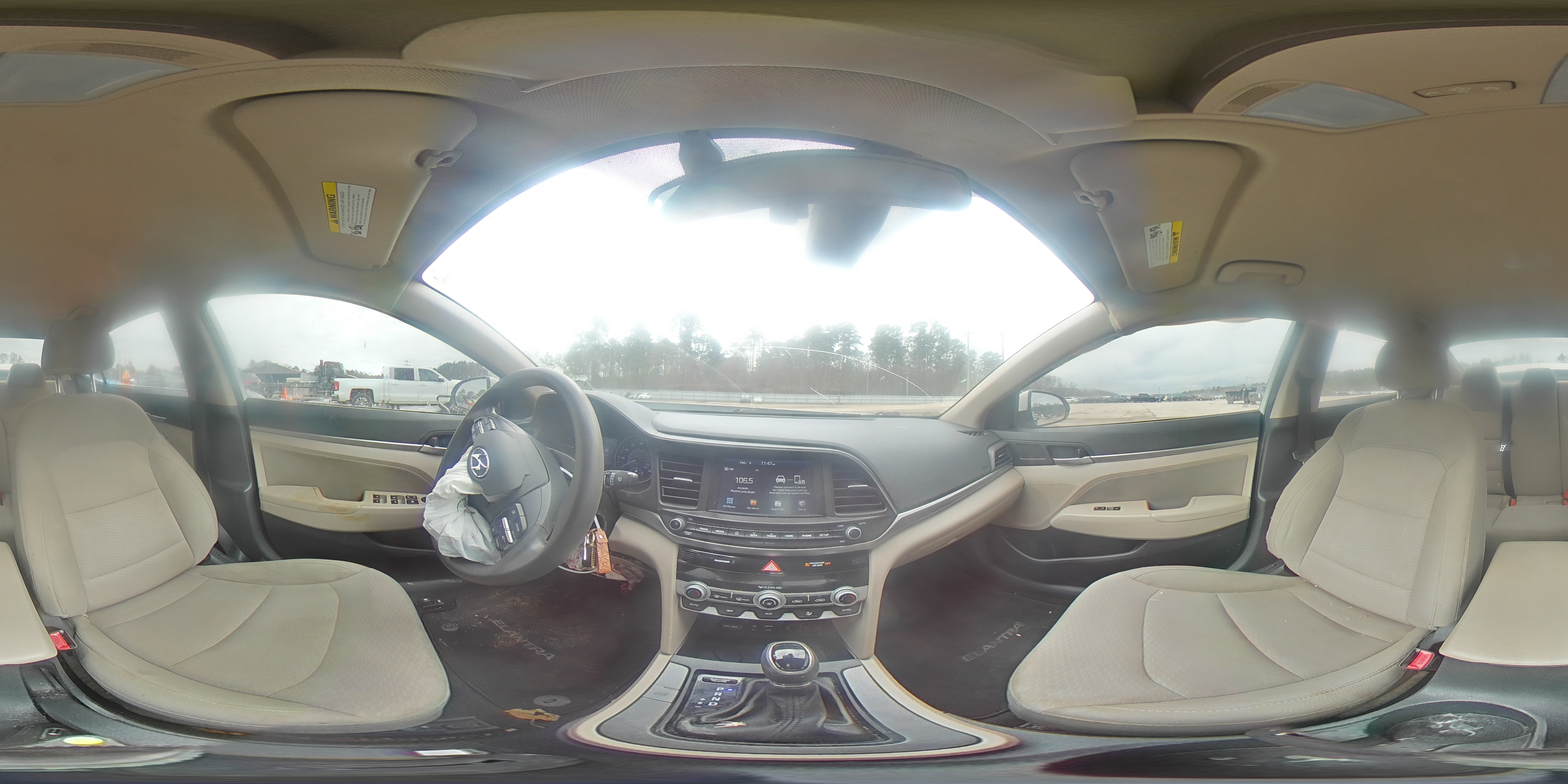 2020 Hyundai Elantra - Image 13