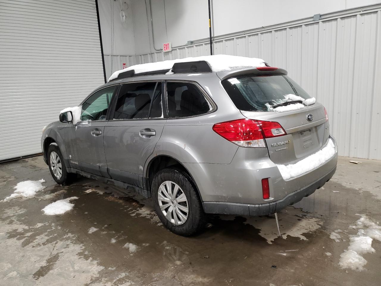2011 Subaru Outback - Image 2