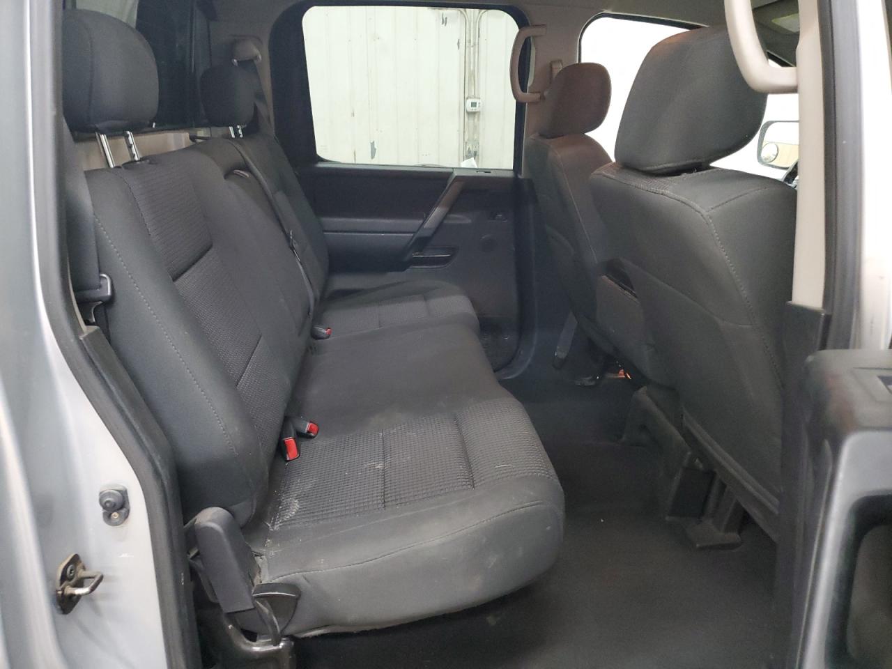 2009 Nissan Titan - Image 10