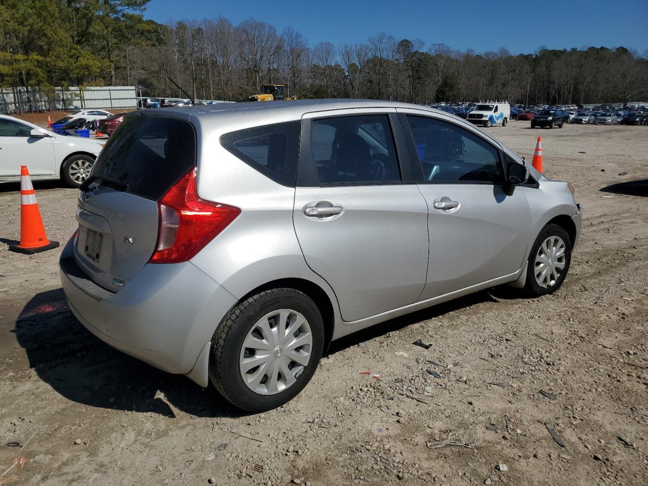 2015 Nissan Versa - Image 3