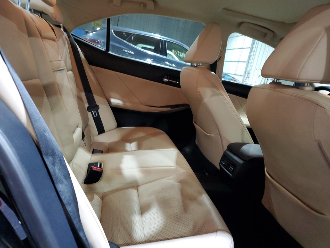 2015 Lexus IS - Image 10