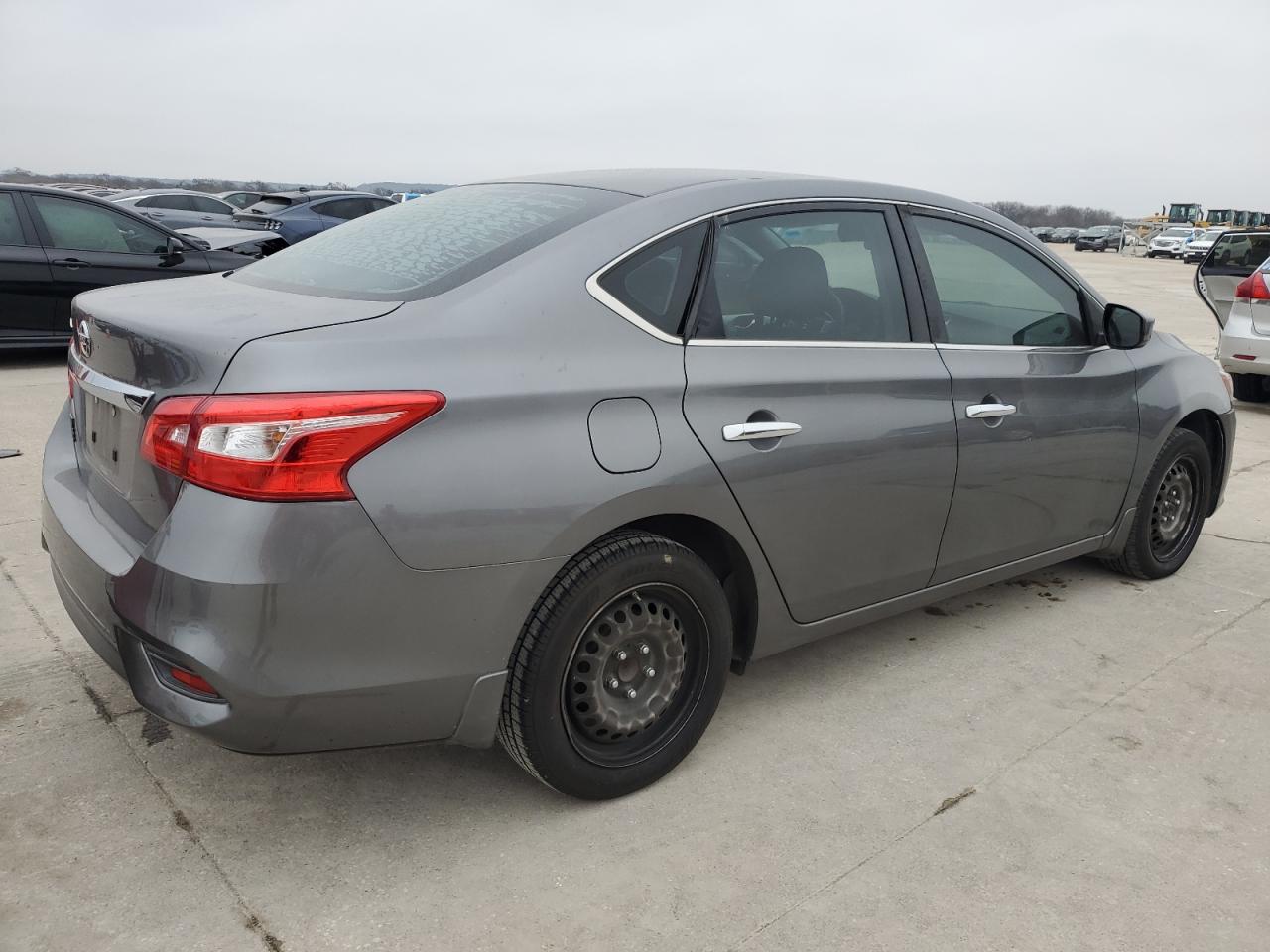 2016 Nissan Sentra - Image 3