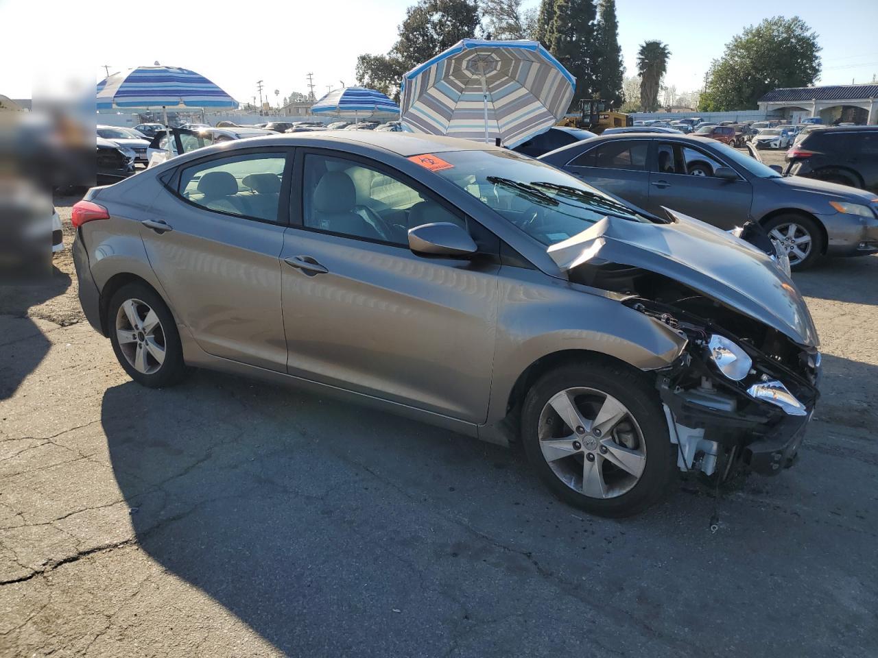 2013 Hyundai Elantra - Image 4