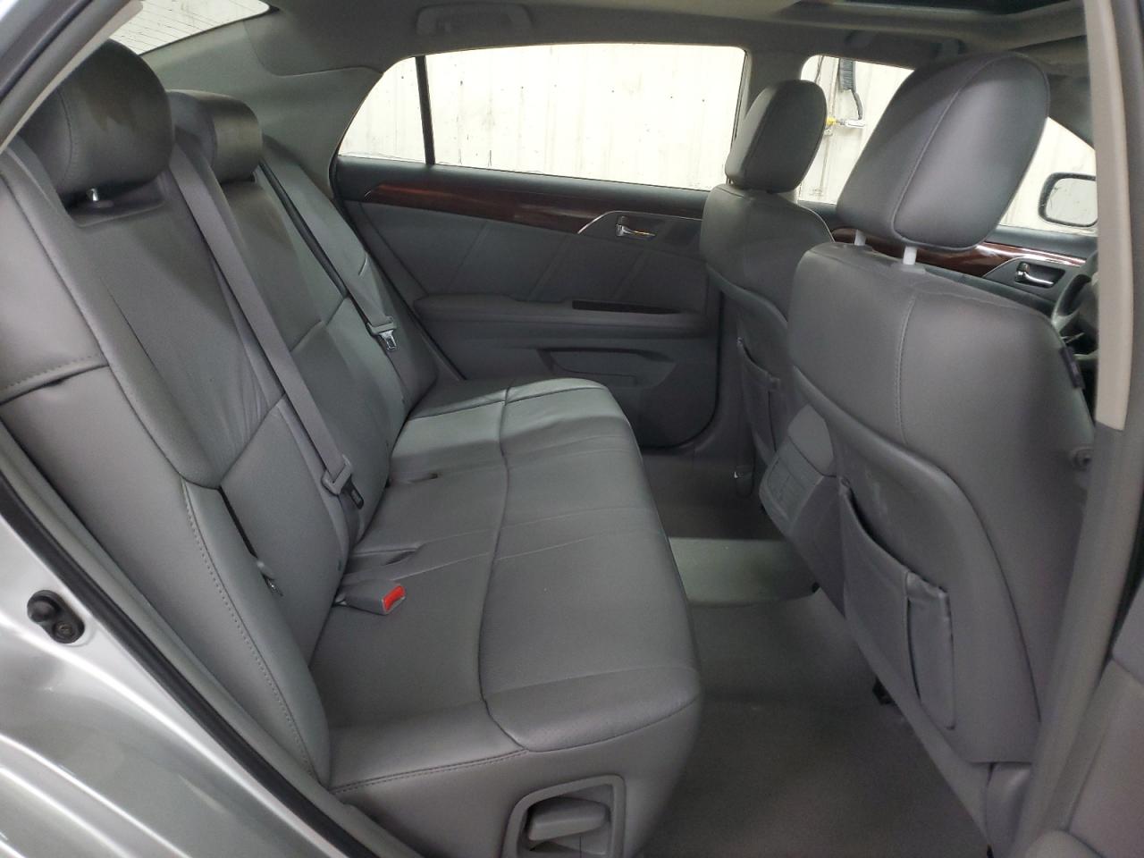 2010 Toyota Avalon - Image 10