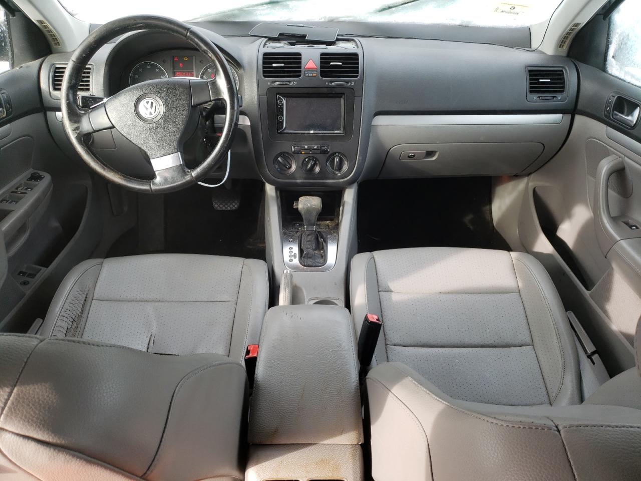 2009 Volkswagen Jetta - Image 8