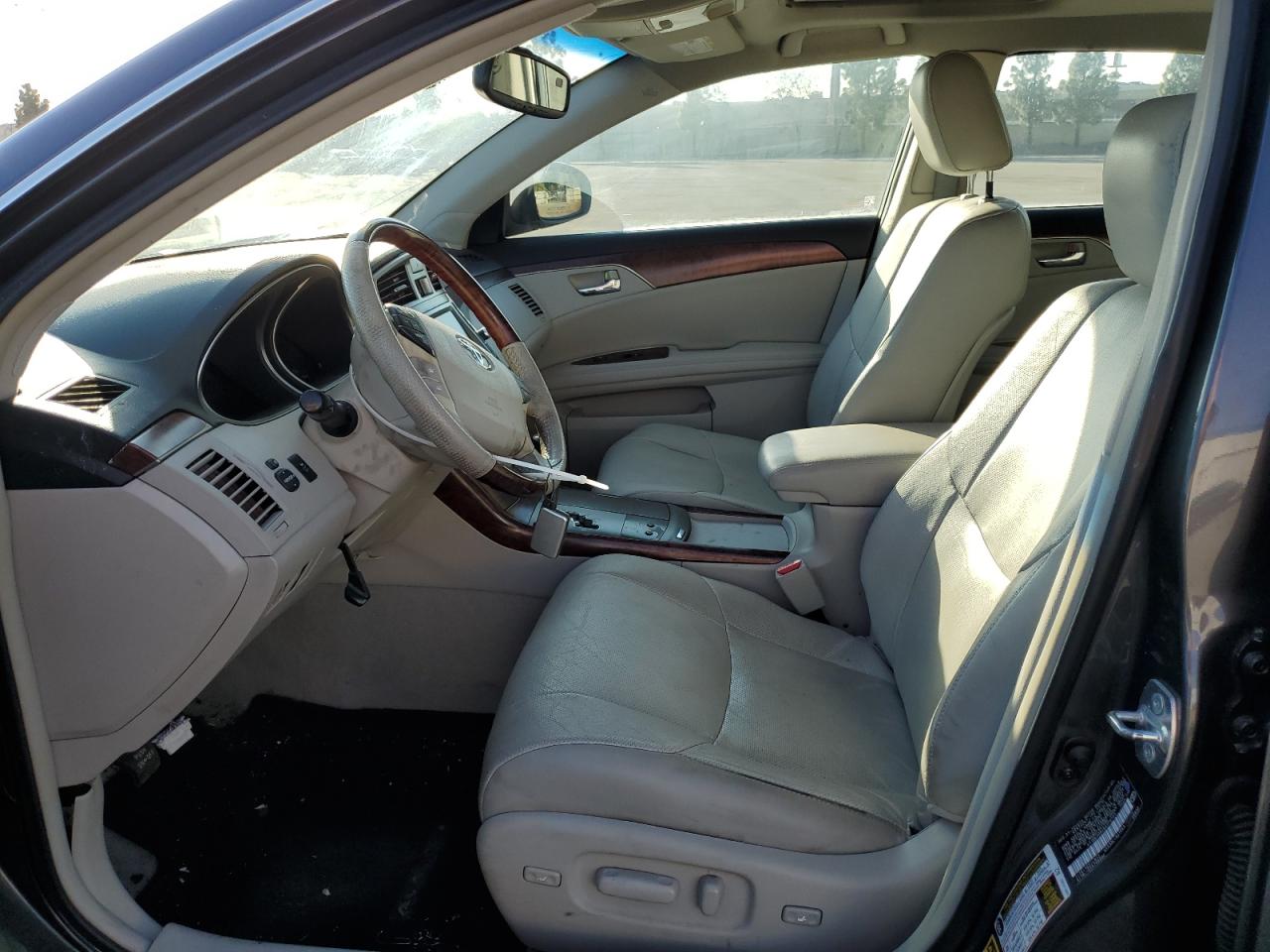 2011 Toyota Avalon - Image 7