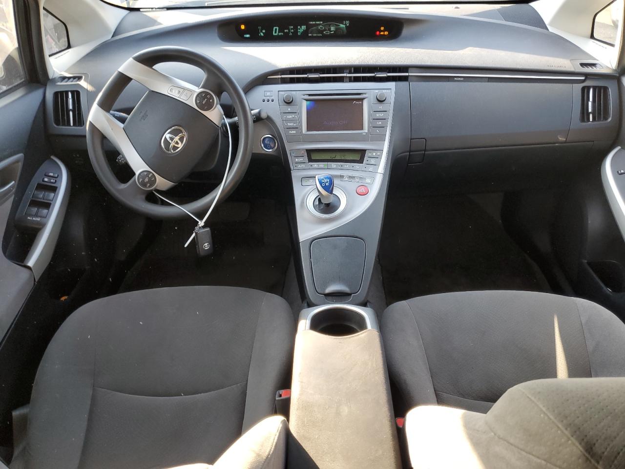 2014 Toyota Prius - Image 8