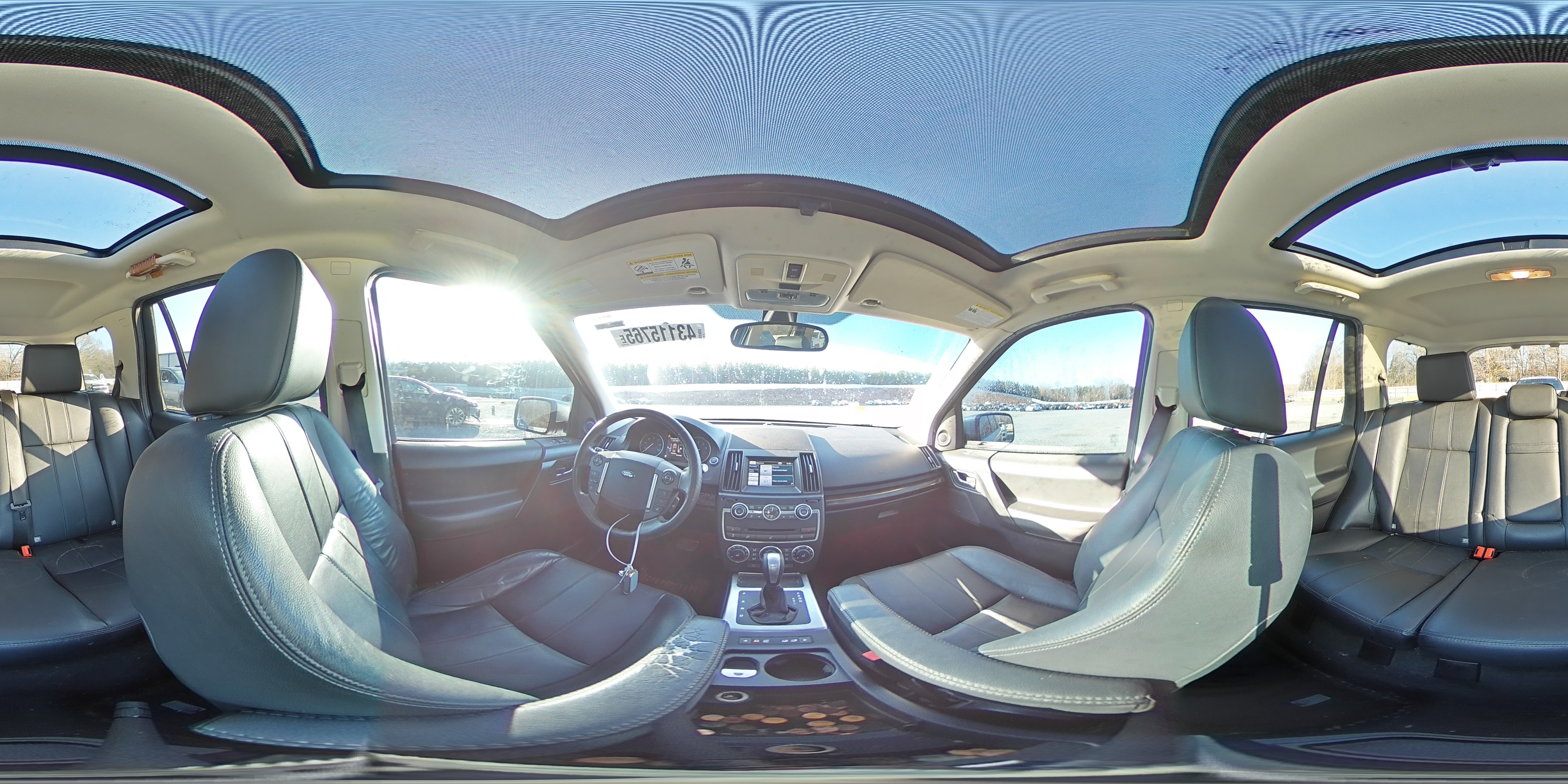 2013 Land Rover LR2 - Image 13