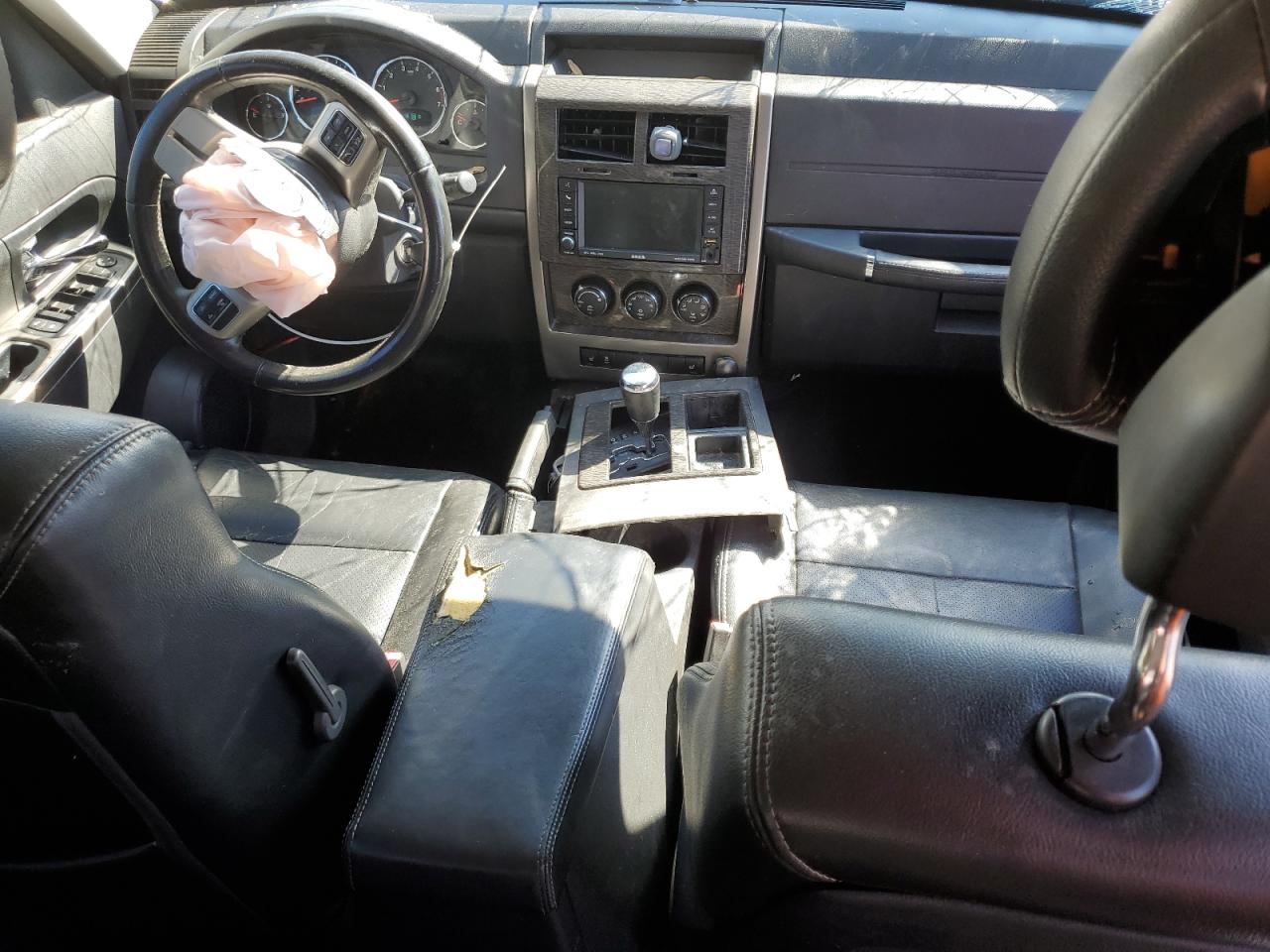 2011 Jeep Liberty (North America) - Image 8