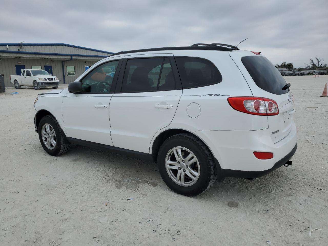 2011 Hyundai Santa Fe - Image 2