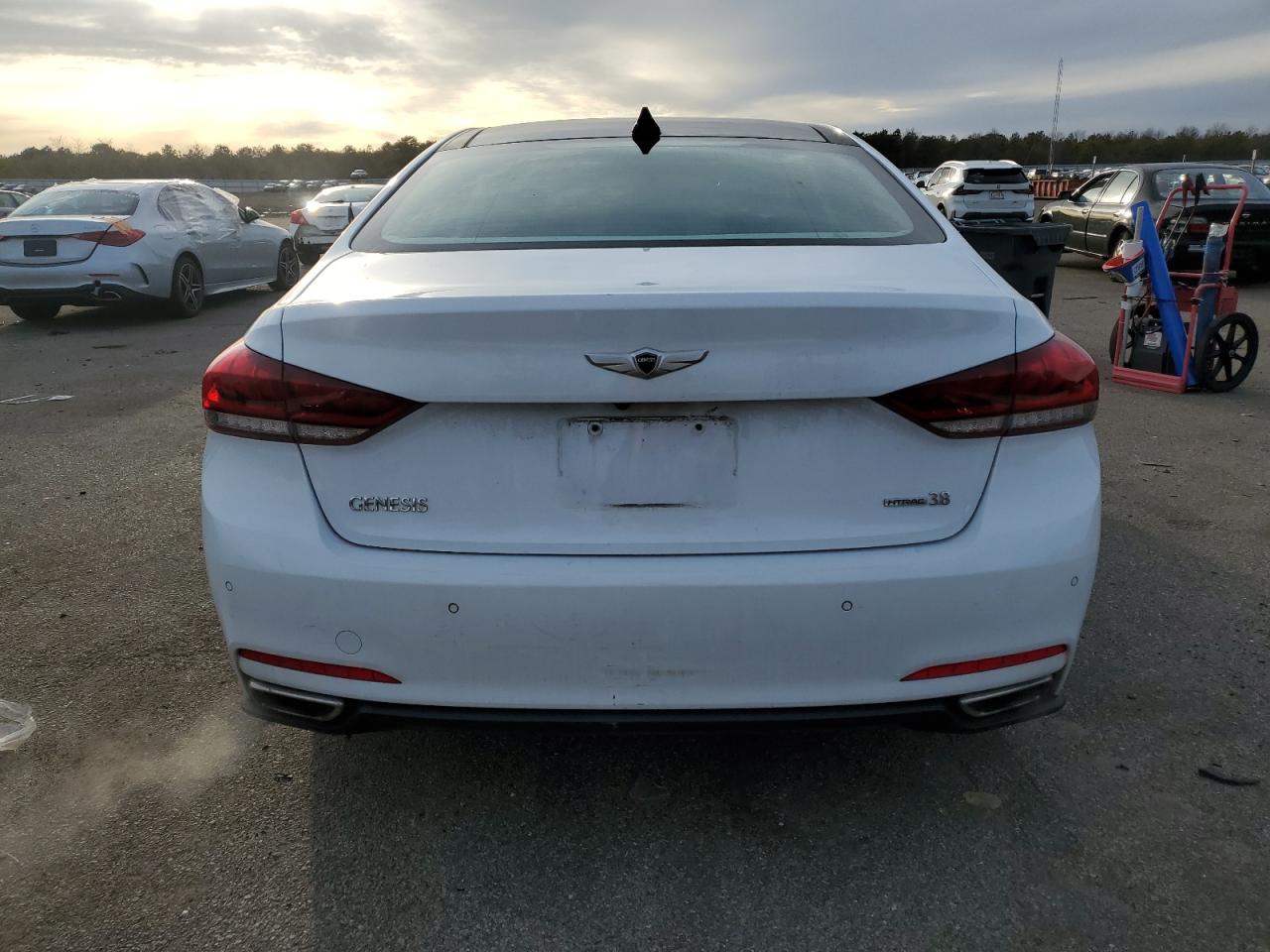 2015 Hyundai Genesis - Image 6
