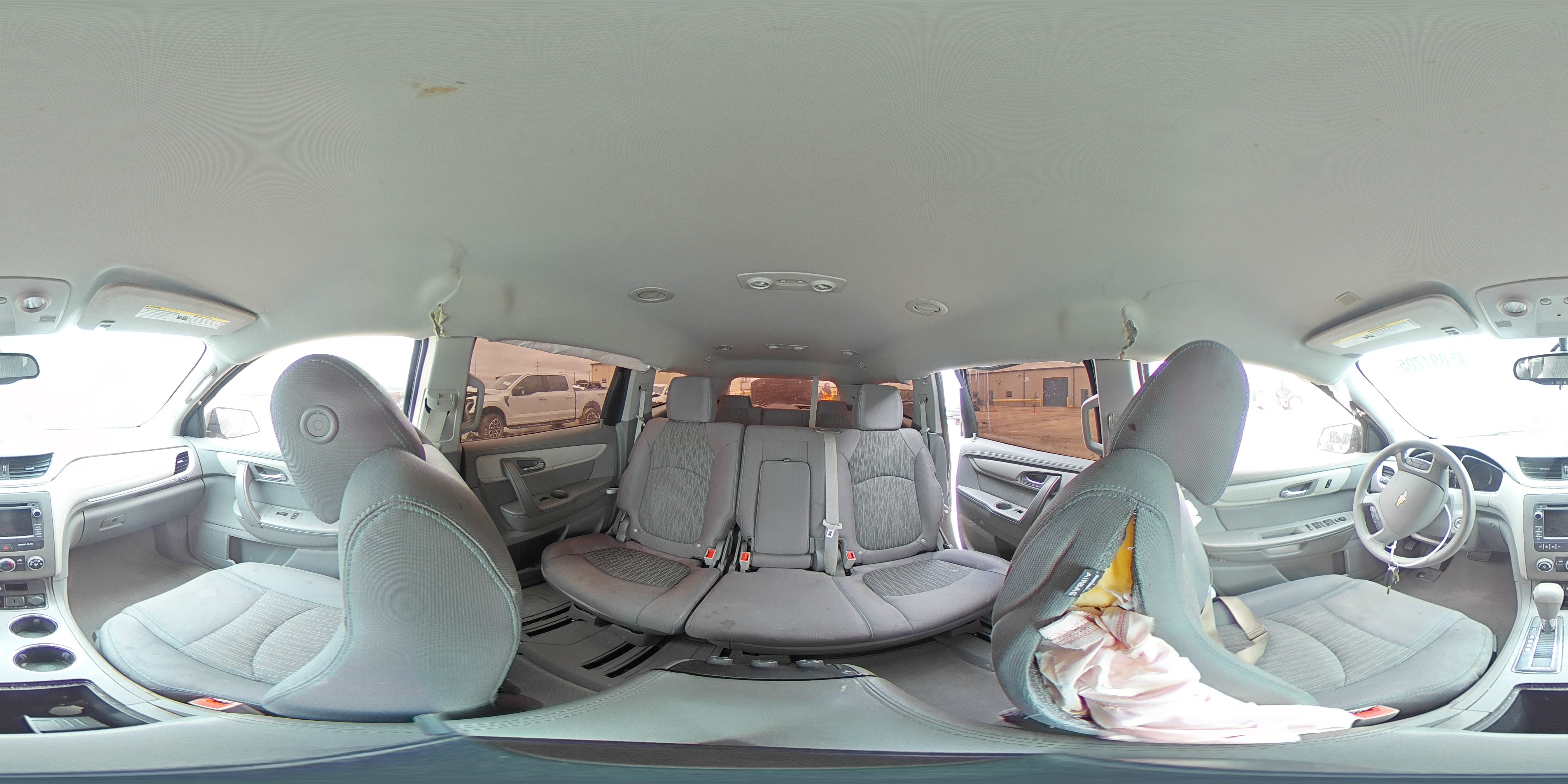2017 Chevrolet Traverse - Image 16