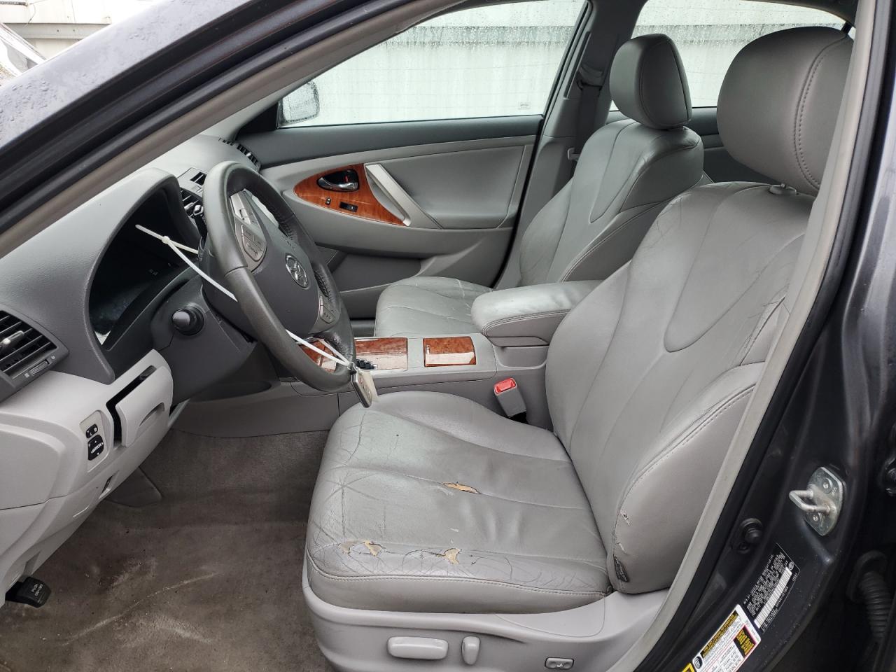 2010 Toyota Camry - Image 7