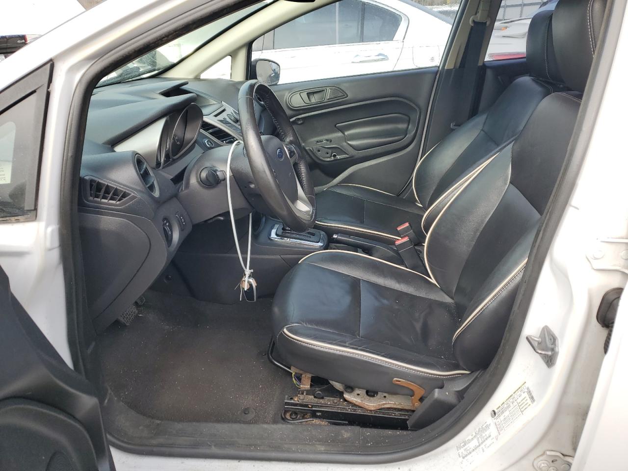 2011 Ford Fiesta - Image 7