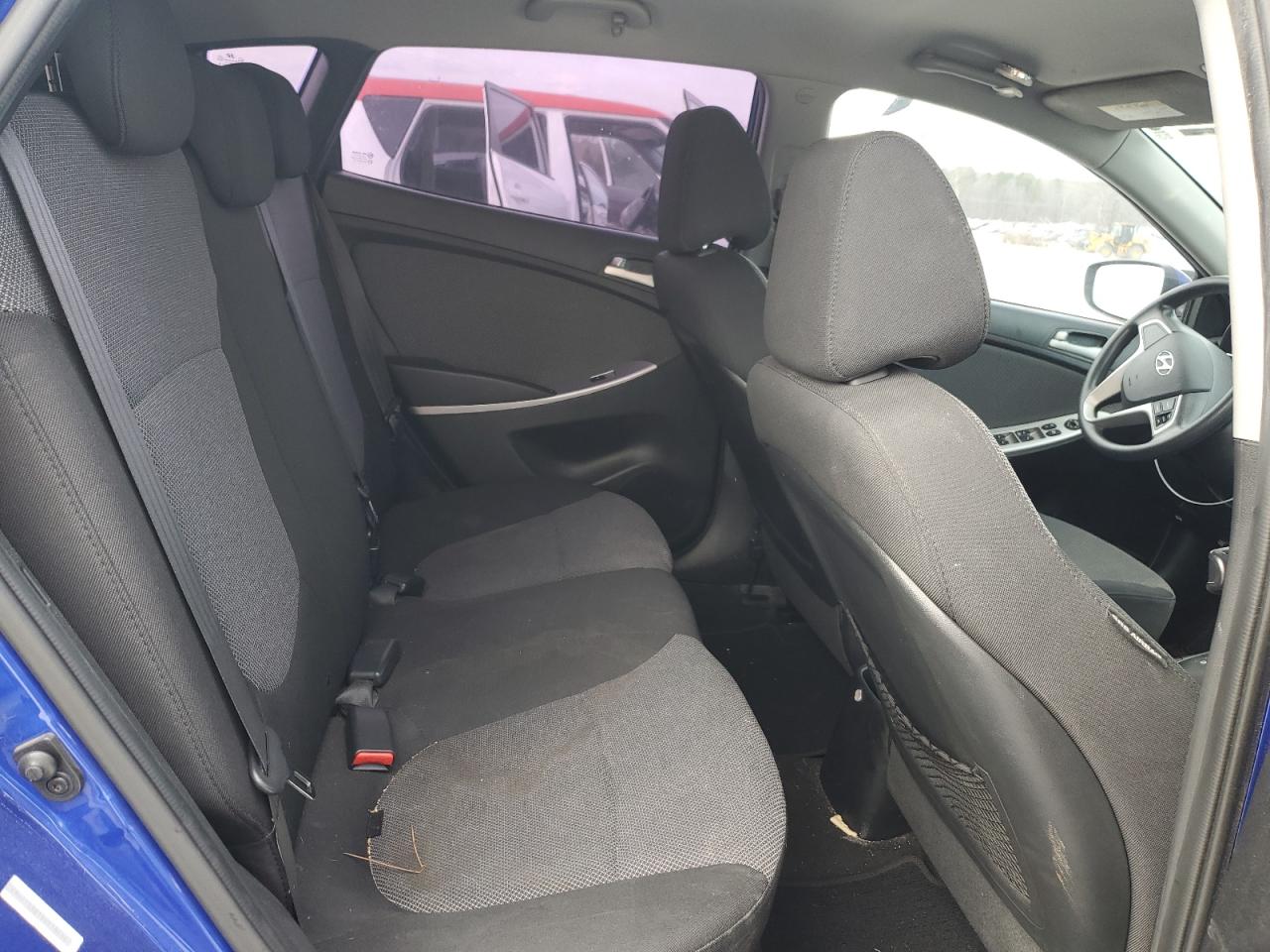 2013 Hyundai Accent - Image 10