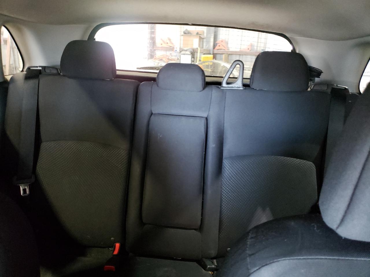 2015 Mitsubishi Outlander - Image 10