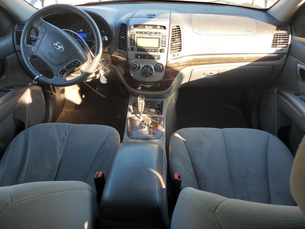2010 Hyundai Santa Fe - Image 8