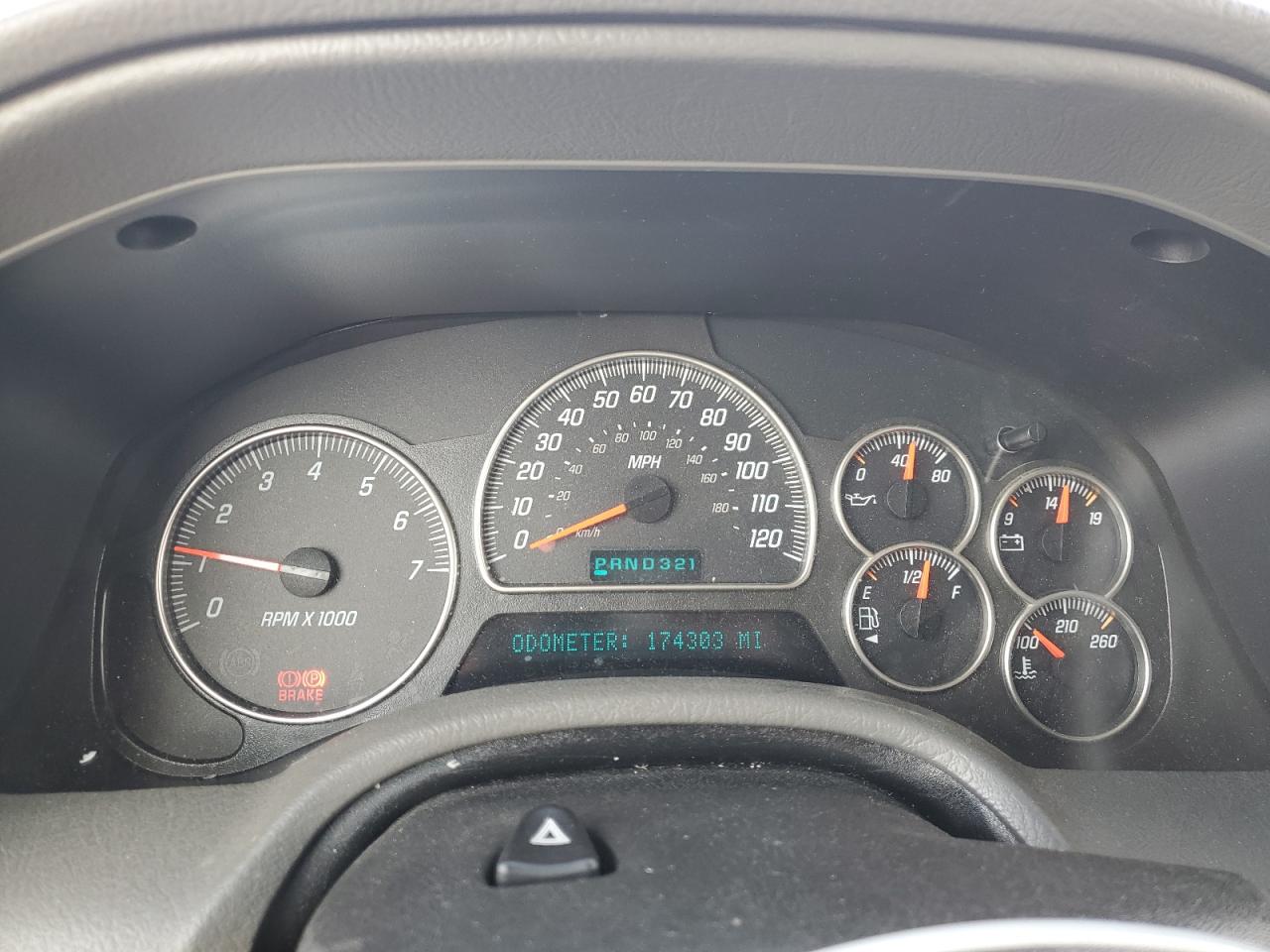 2003 GMC Envoy - Image 9