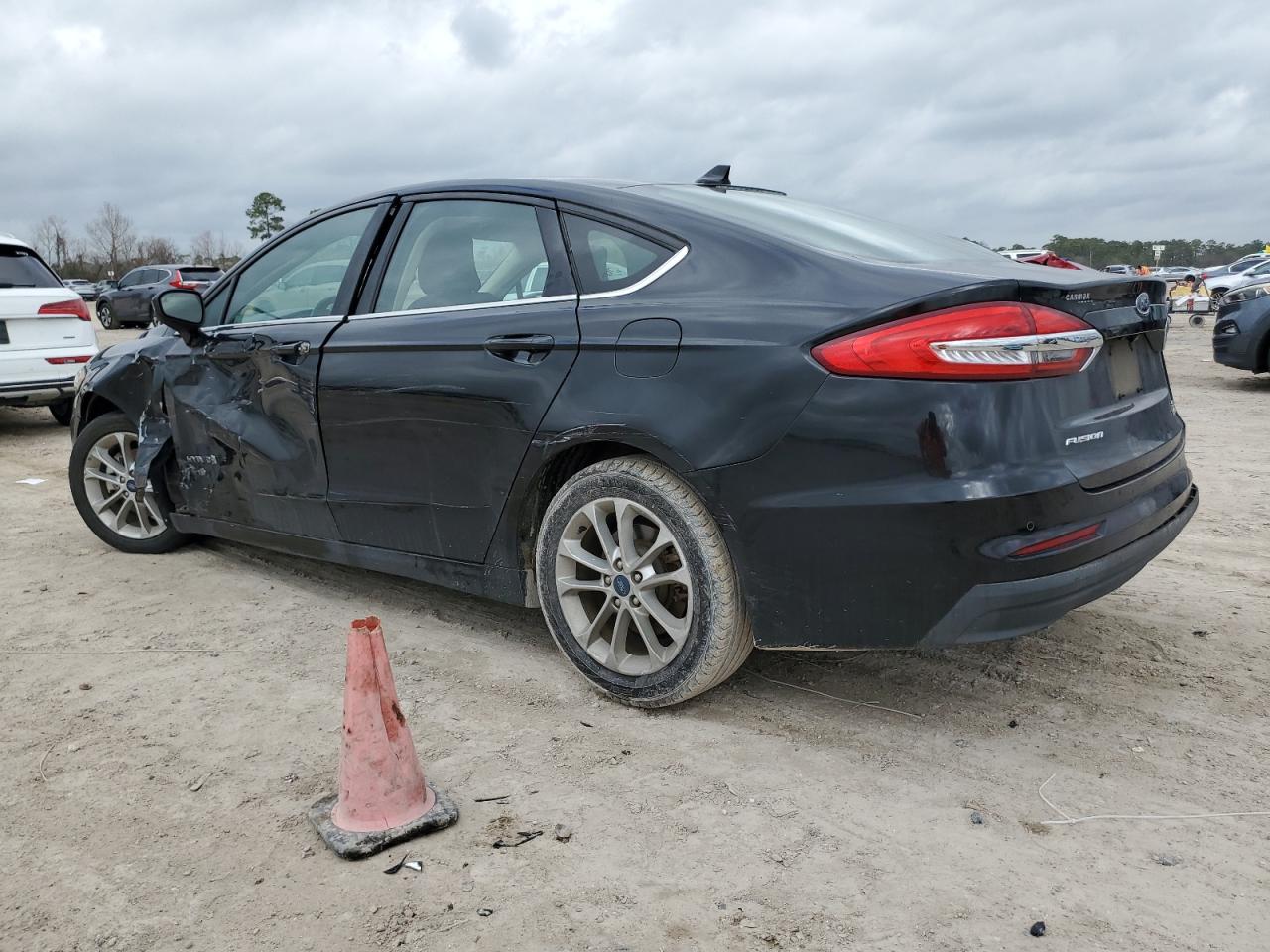 2019 Ford Fusion - Image 2