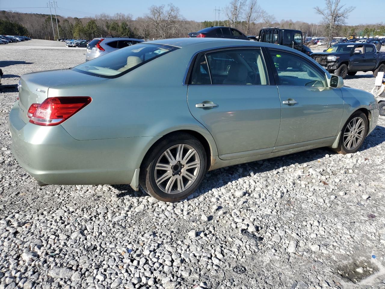 2005 Toyota Avalon - Image 3
