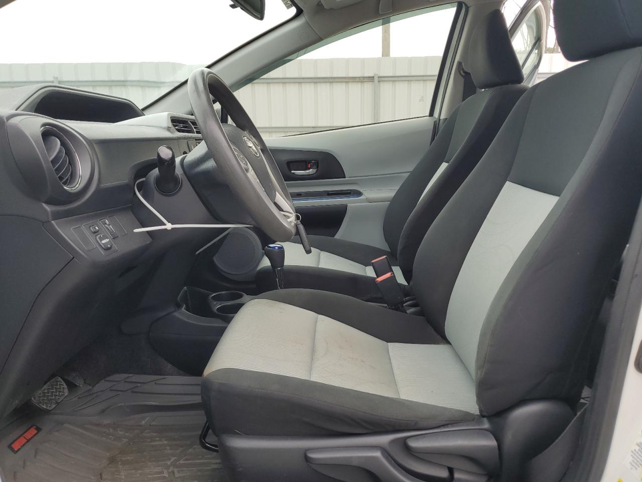 2012 Toyota Prius - Image 7