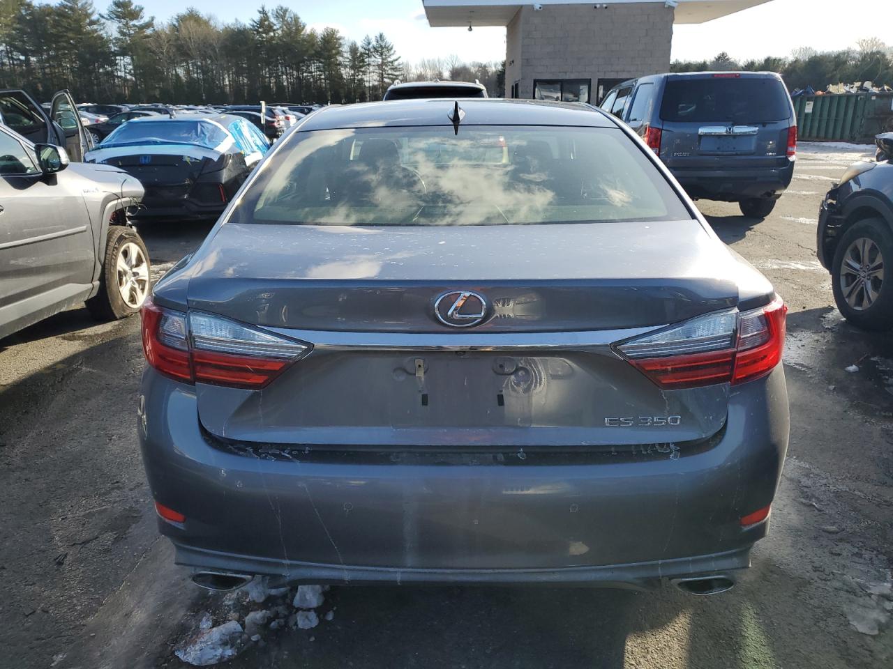 2016 Lexus ES - Image 6