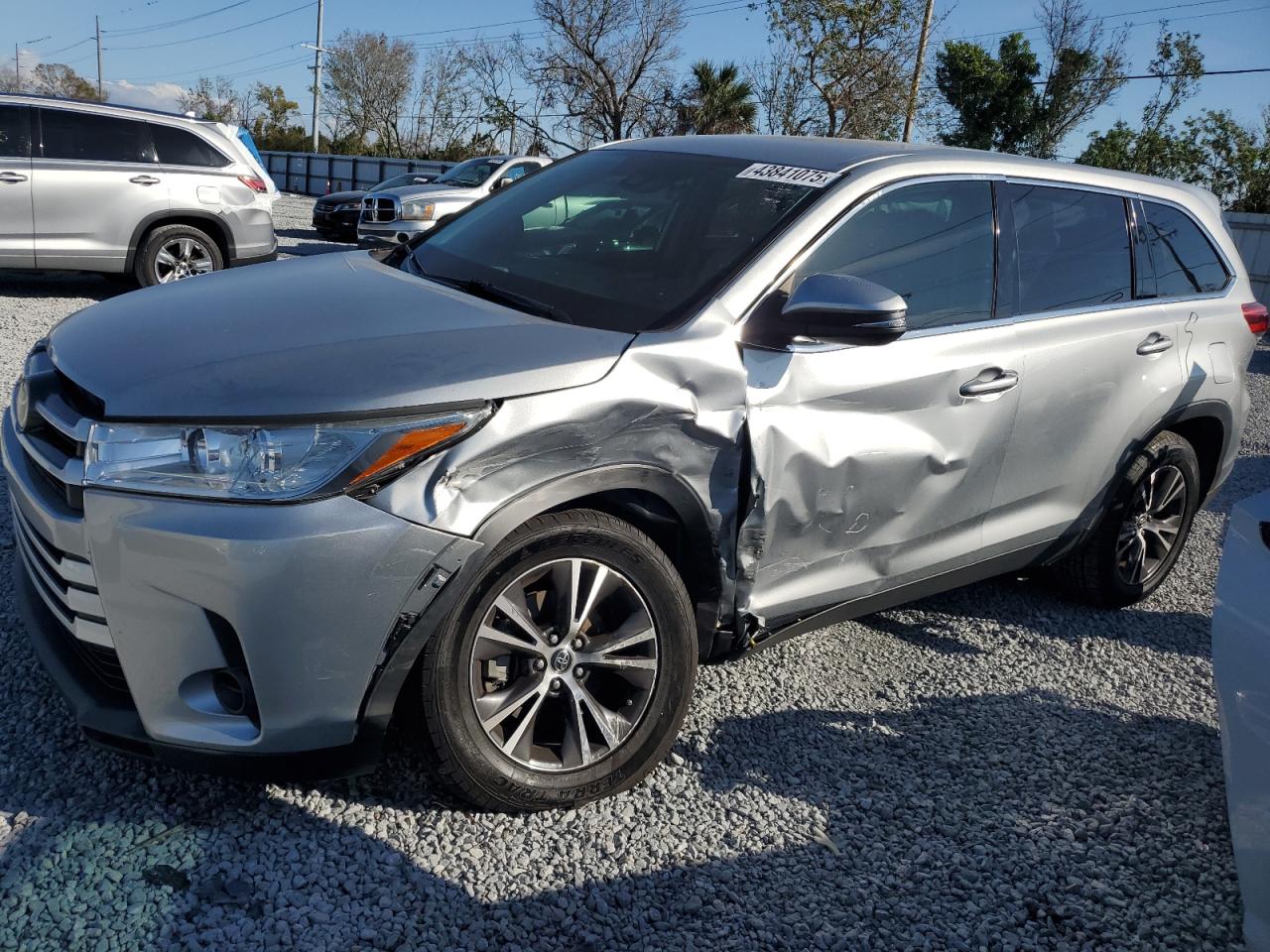 2019 Toyota Highlander - Image 1
