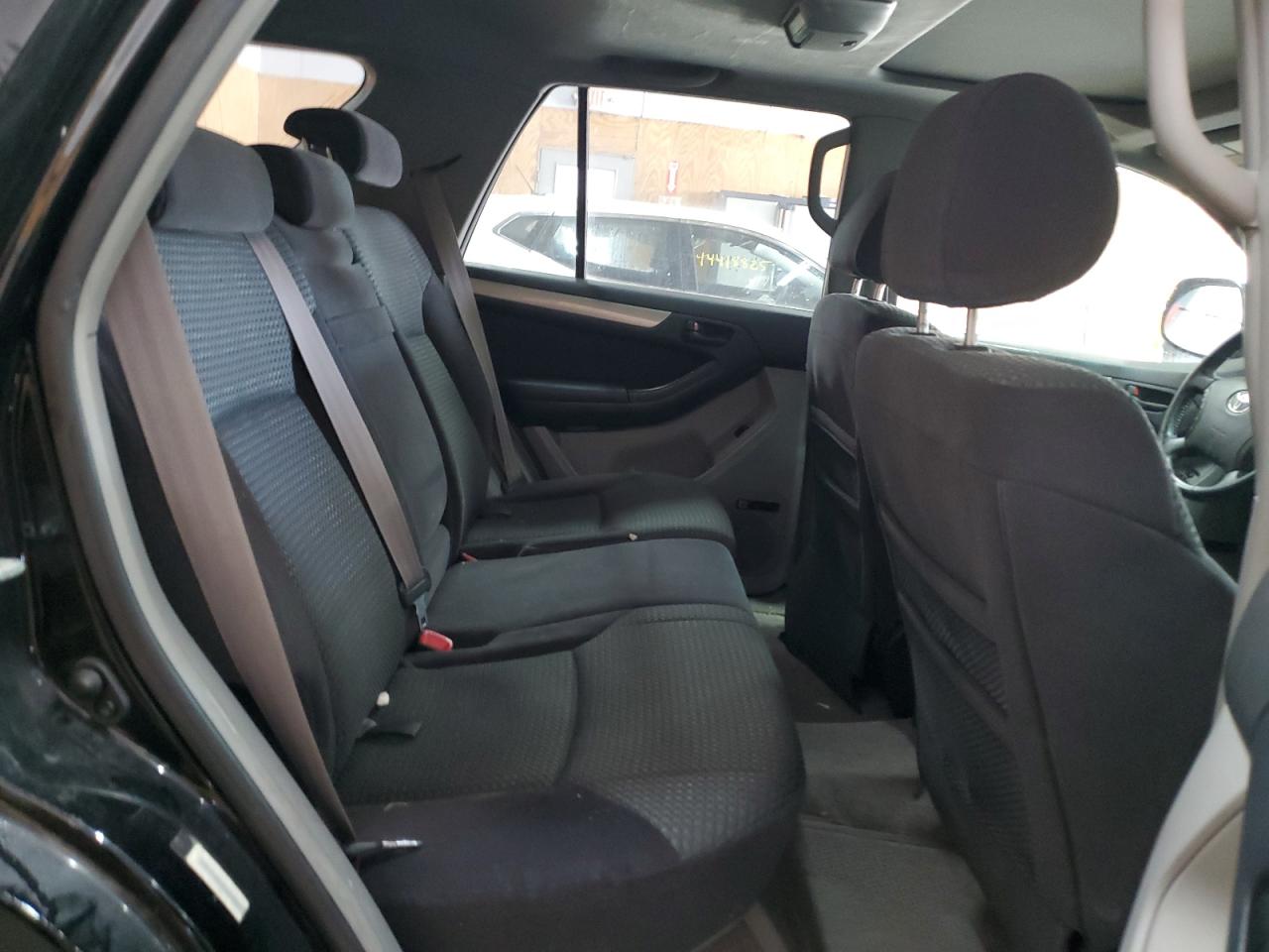 2005 Toyota 4Runner - Image 11