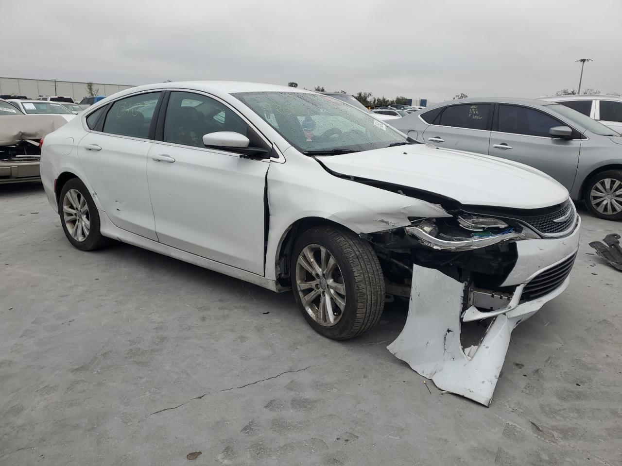 2015 Chrysler 200 - Image 4