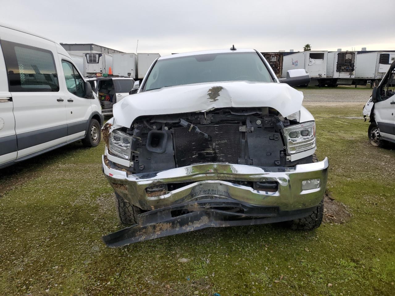 2014 RAM 3500 - Image 5