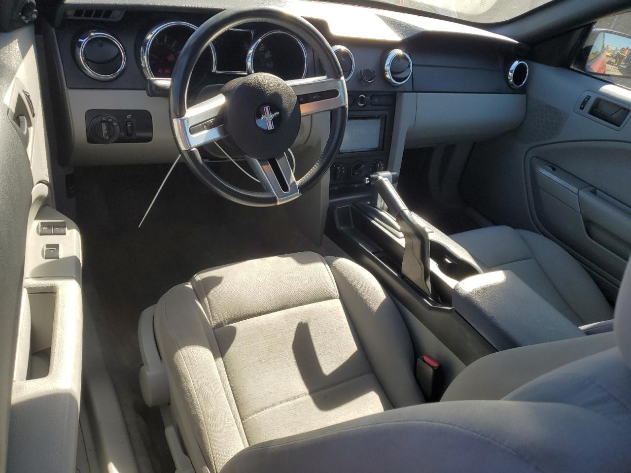 2006 Ford Mustang VIN: 1ZVFT84NX65244611 Lot: 45546345