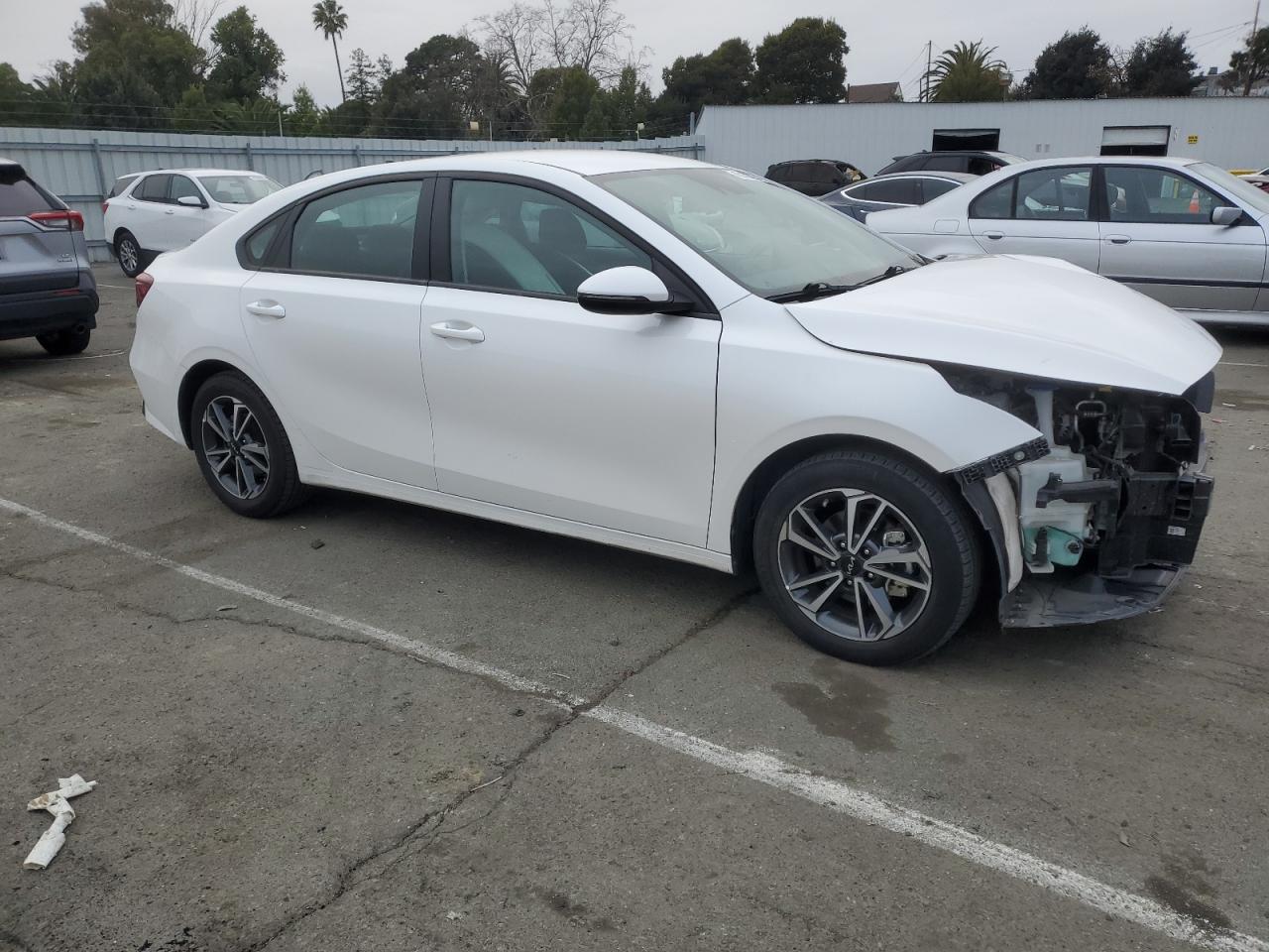 2023 Kia Forte - Image 4