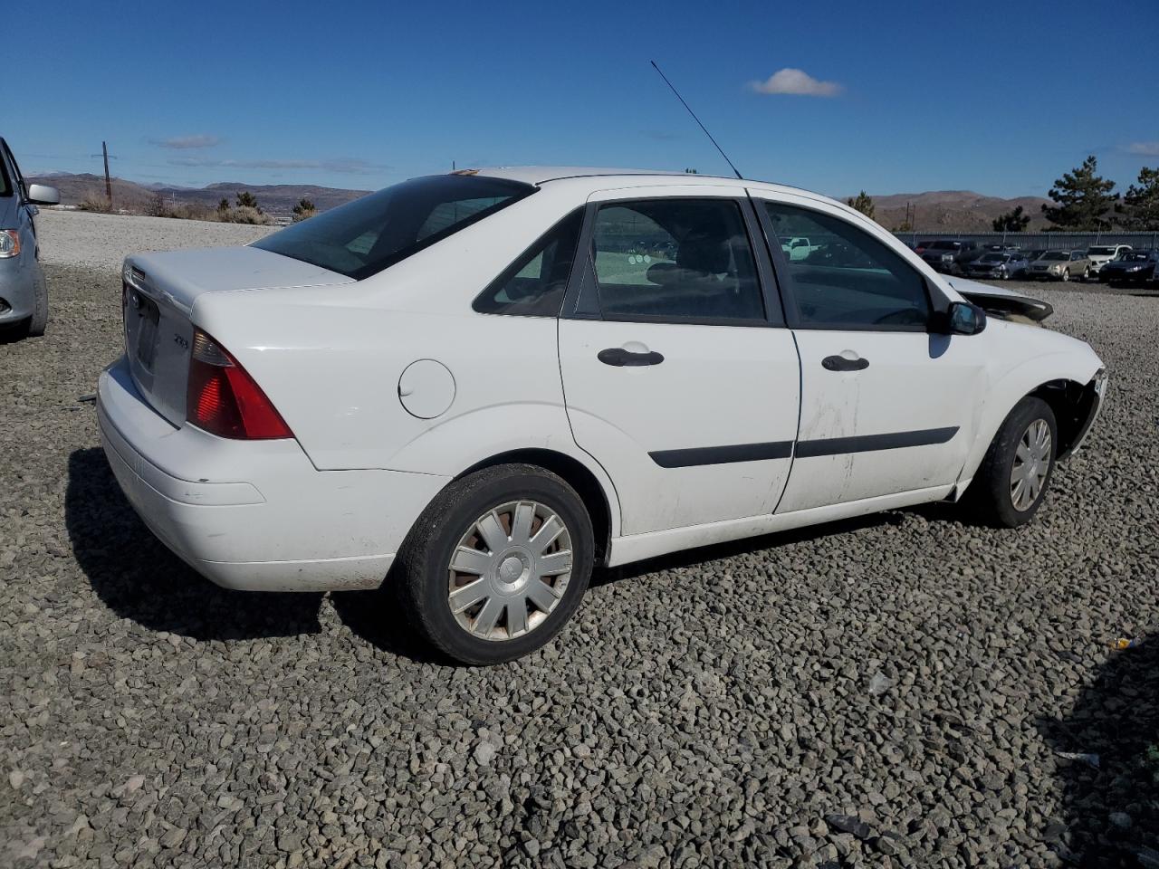 2005 Ford Focus - Image 3
