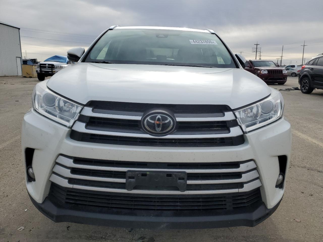 2019 Toyota Highlander - Image 5