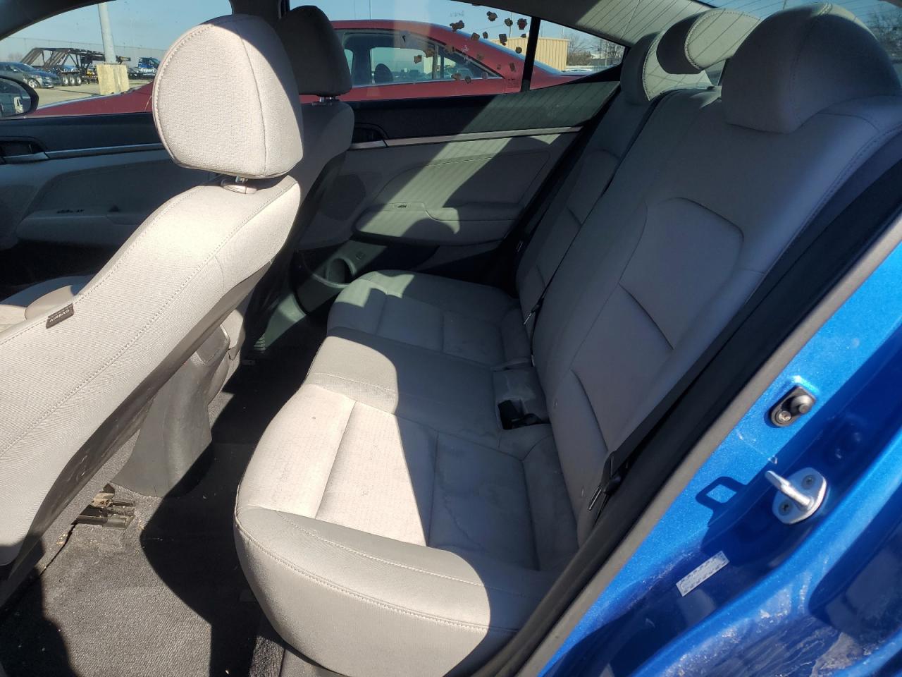 2017 Hyundai Elantra - Image 10