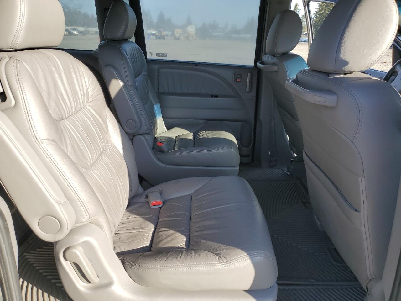 2008 Honda Odyssey - Image 11
