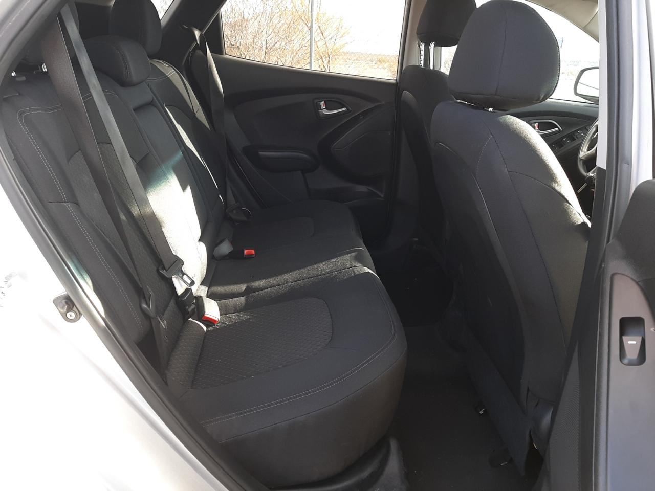 2012 Hyundai Tucson - Image 11