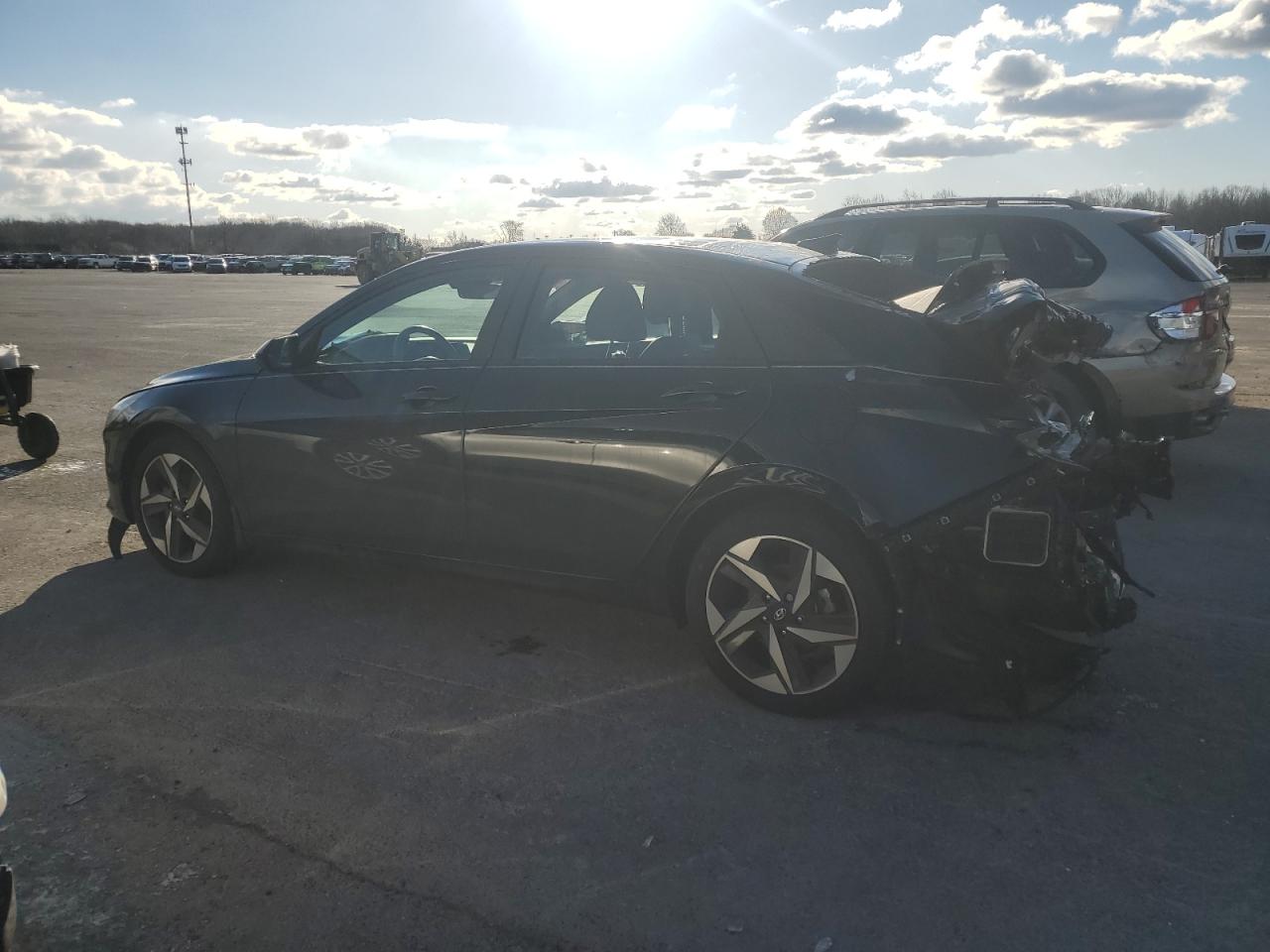 2023 Hyundai Elantra - Image 2