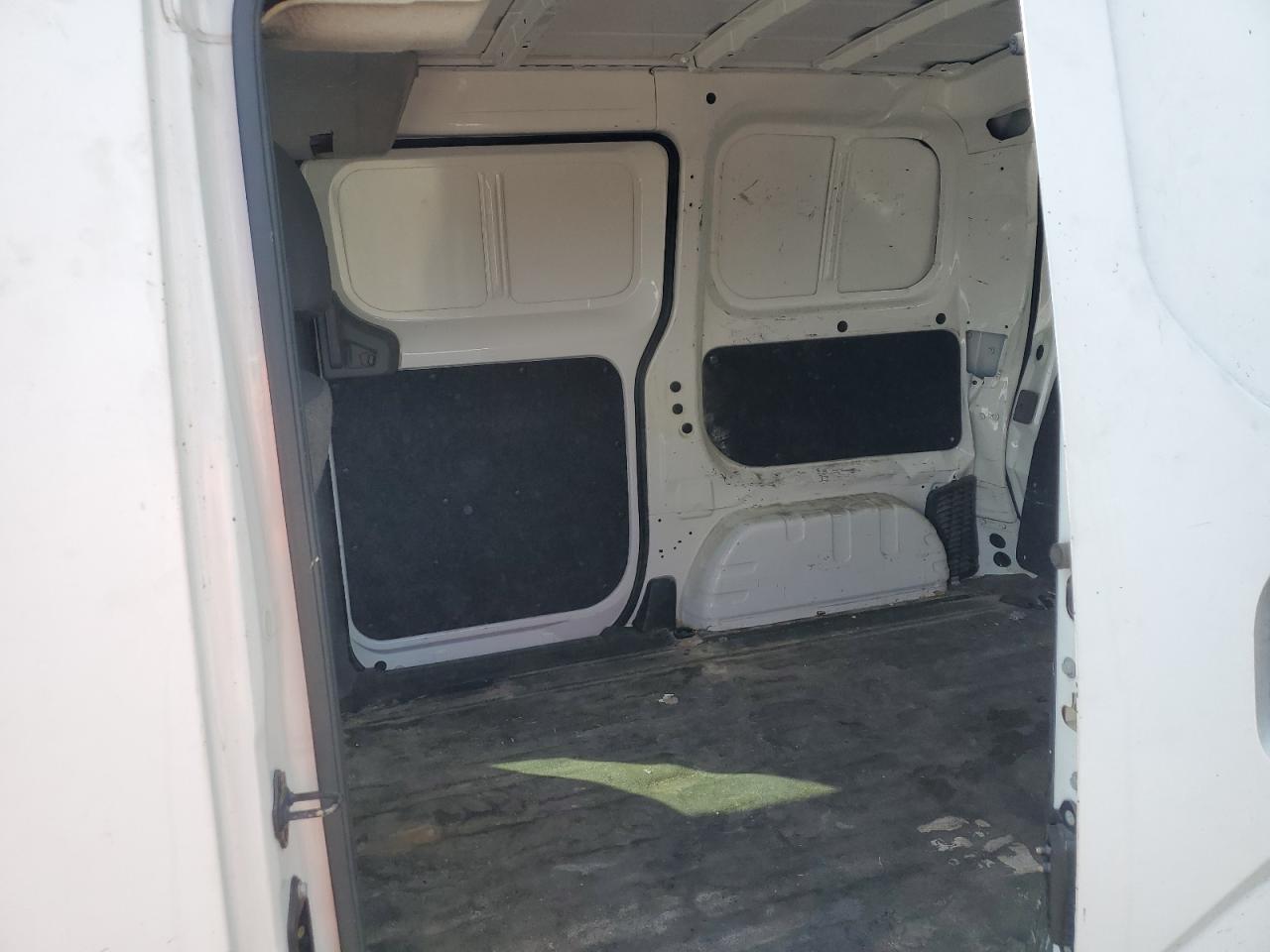 2014 Nissan NV - Image 11