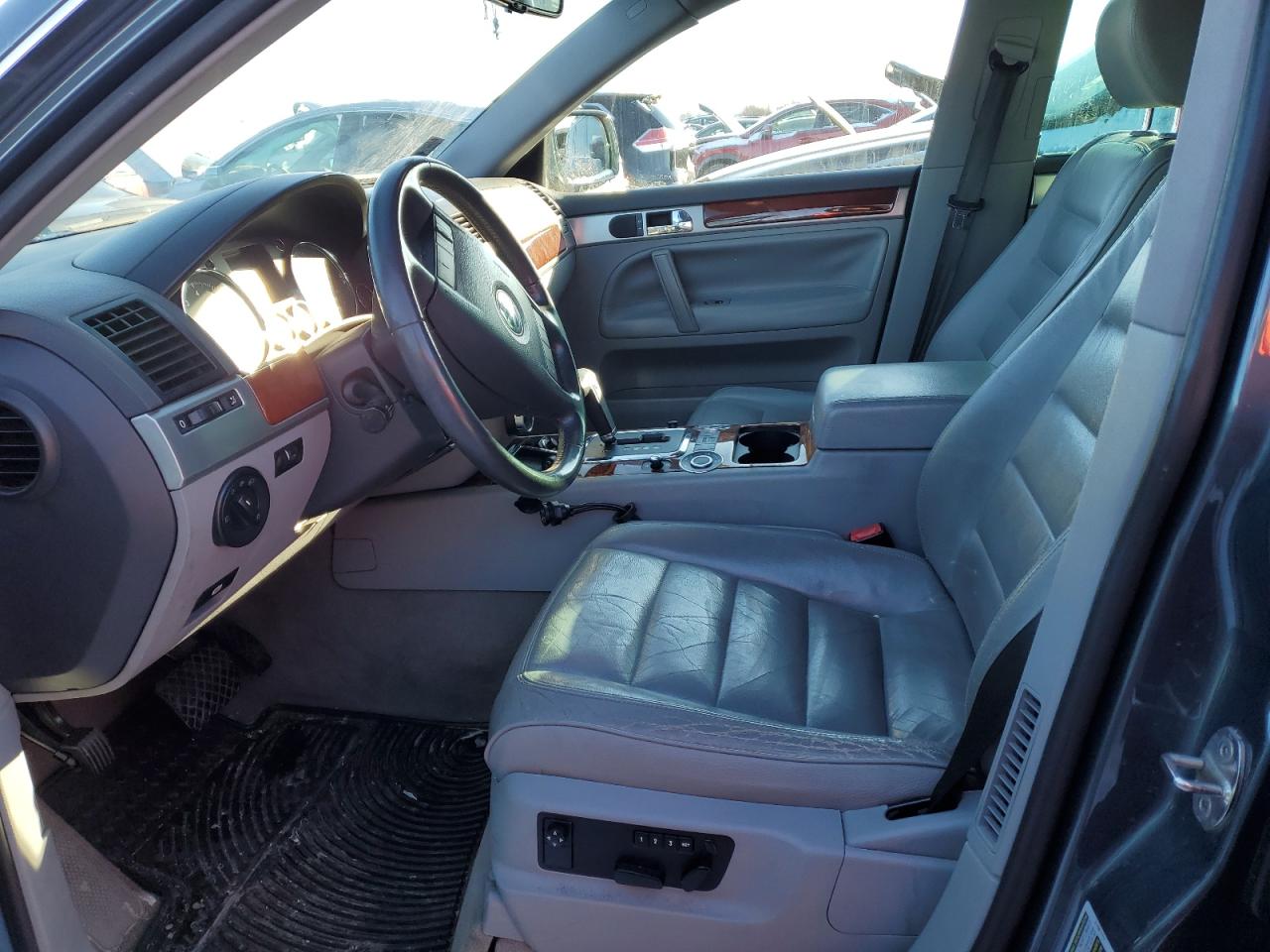 2007 Volkswagen Touareg - Image 7