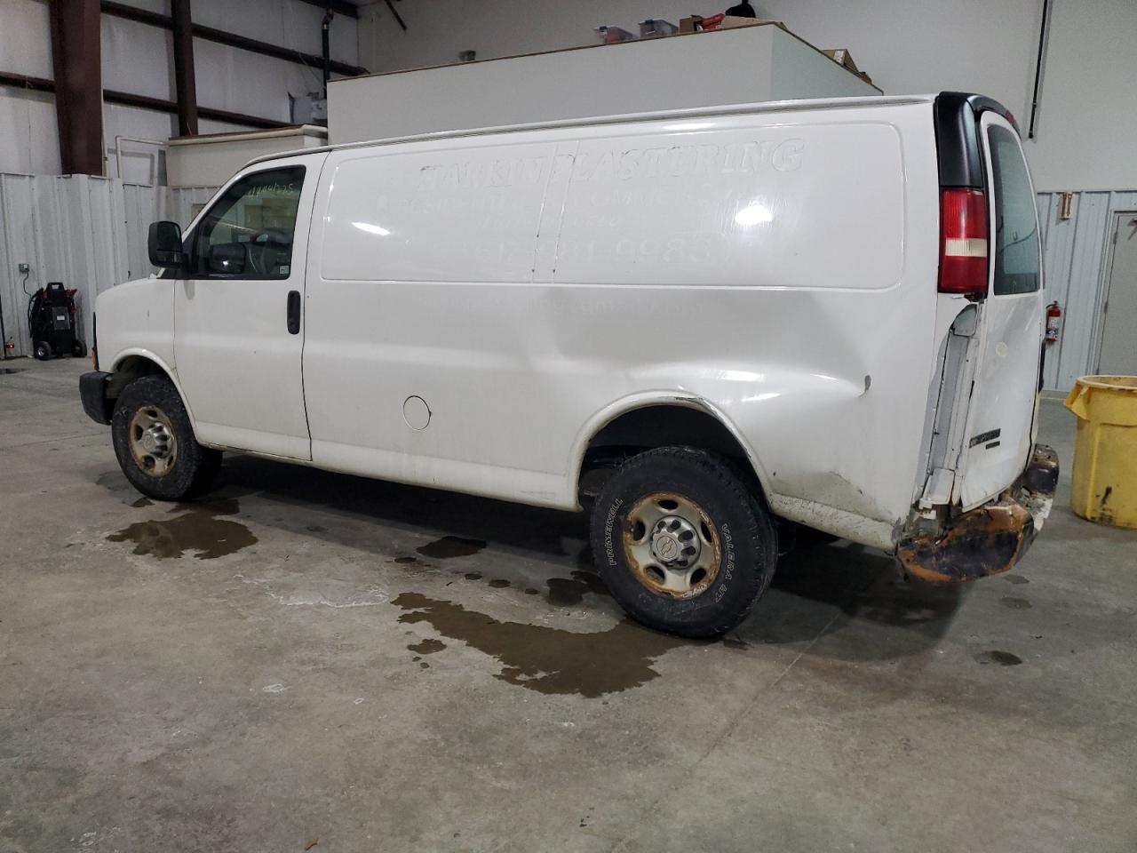 2013 Chevrolet Express - Image 2