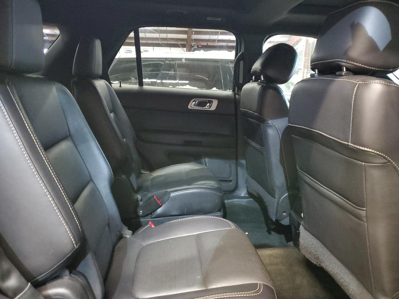 2015 Ford Explorer - Image 11