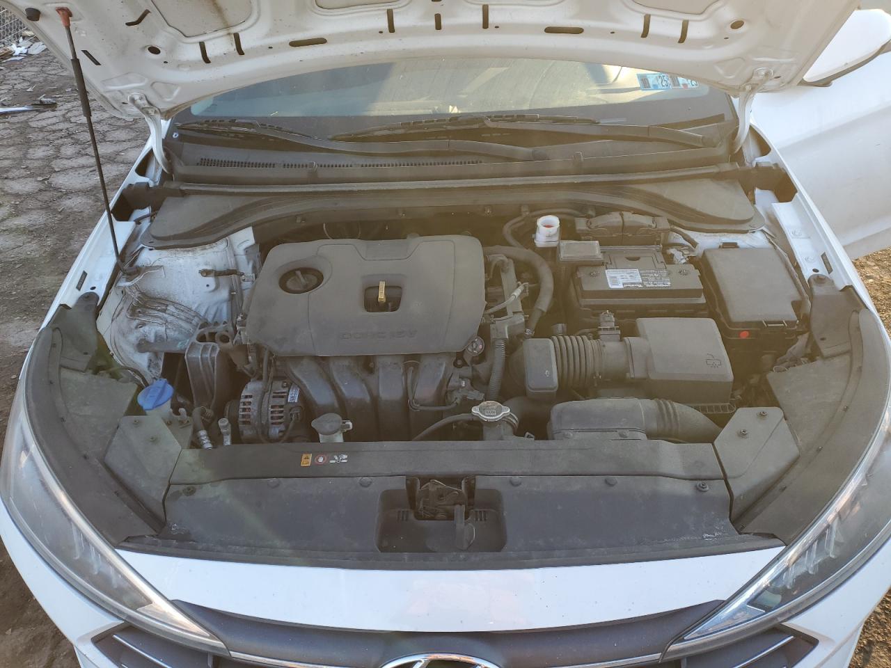 2020 Hyundai Elantra - Image 11