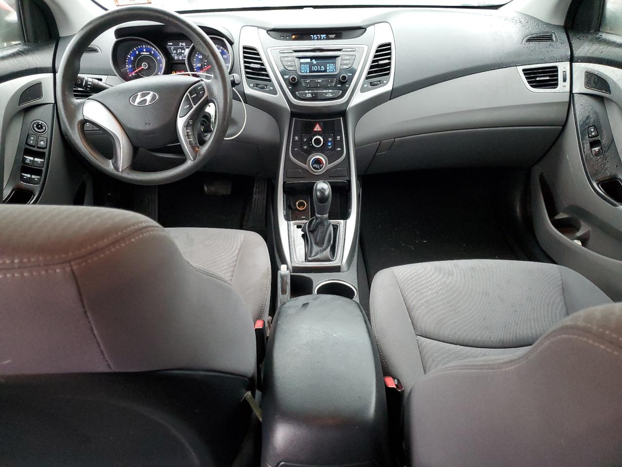 2015 Hyundai Elantra - Image 8
