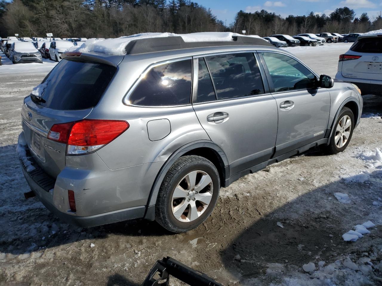 2011 Subaru Outback - Image 3