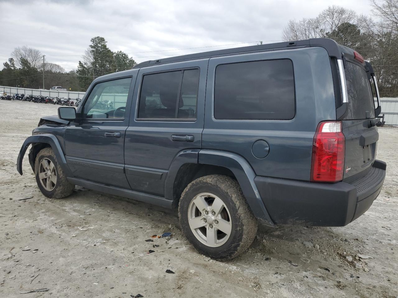 2007 Jeep Commander - Image 2