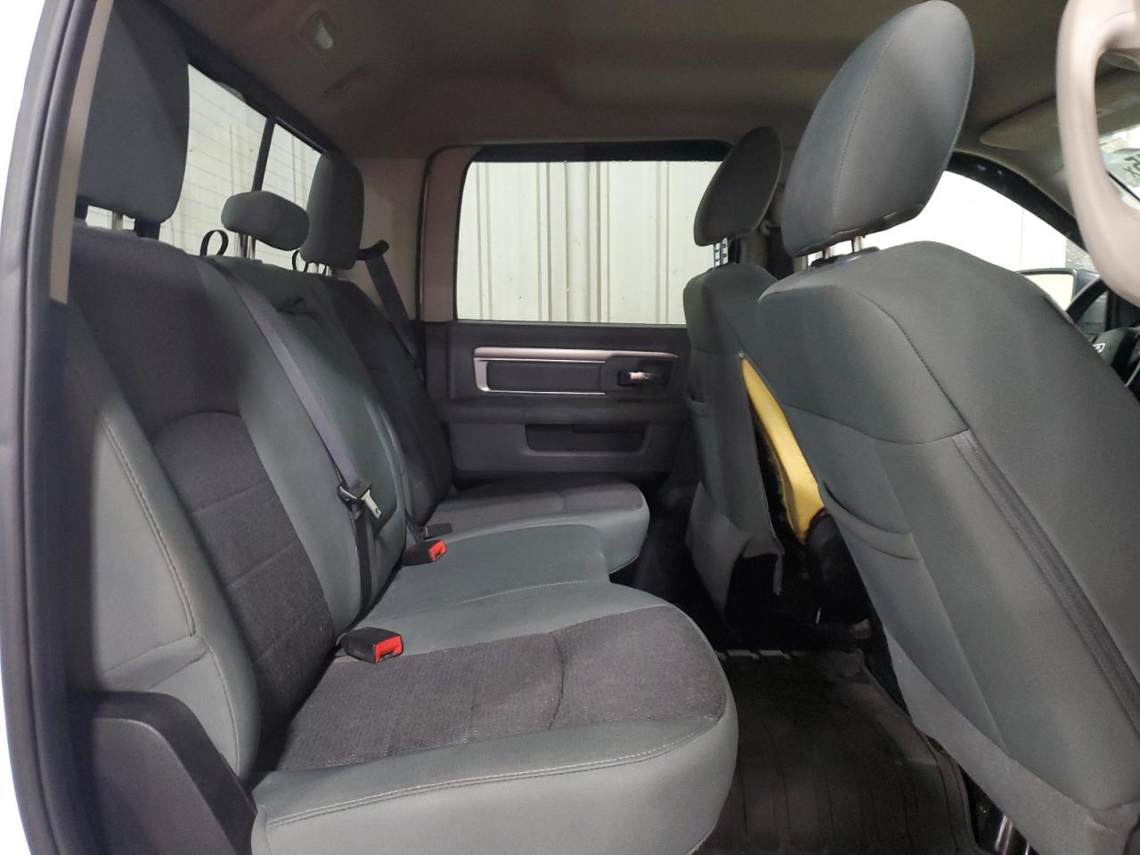 2015 RAM 1500 - Image 11
