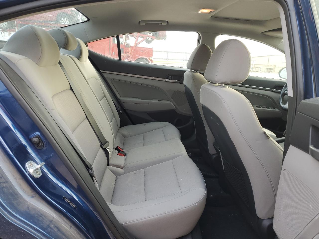 2018 Hyundai Elantra - Image 10